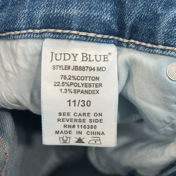 JUDY BLUE STRAIGHT LEG MIDRISE MEDIUM WASH  STRETCH JEANS WOMANS 11/30 - Picture 14 of 16